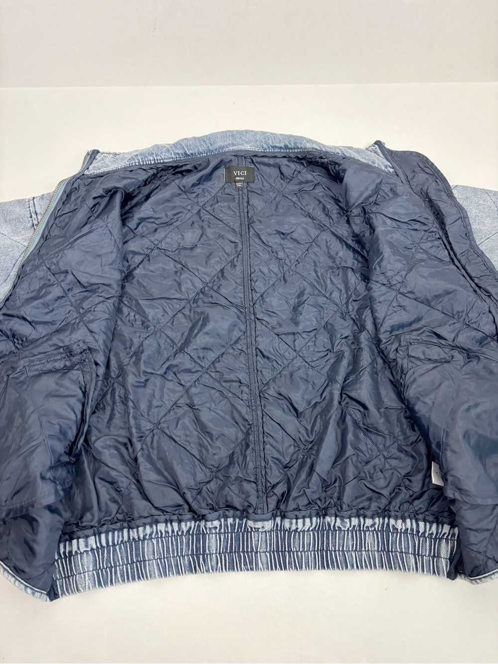 VICI Xander Quilted Denim Jacket in Medium Wash Size S - Picture 5 of 9